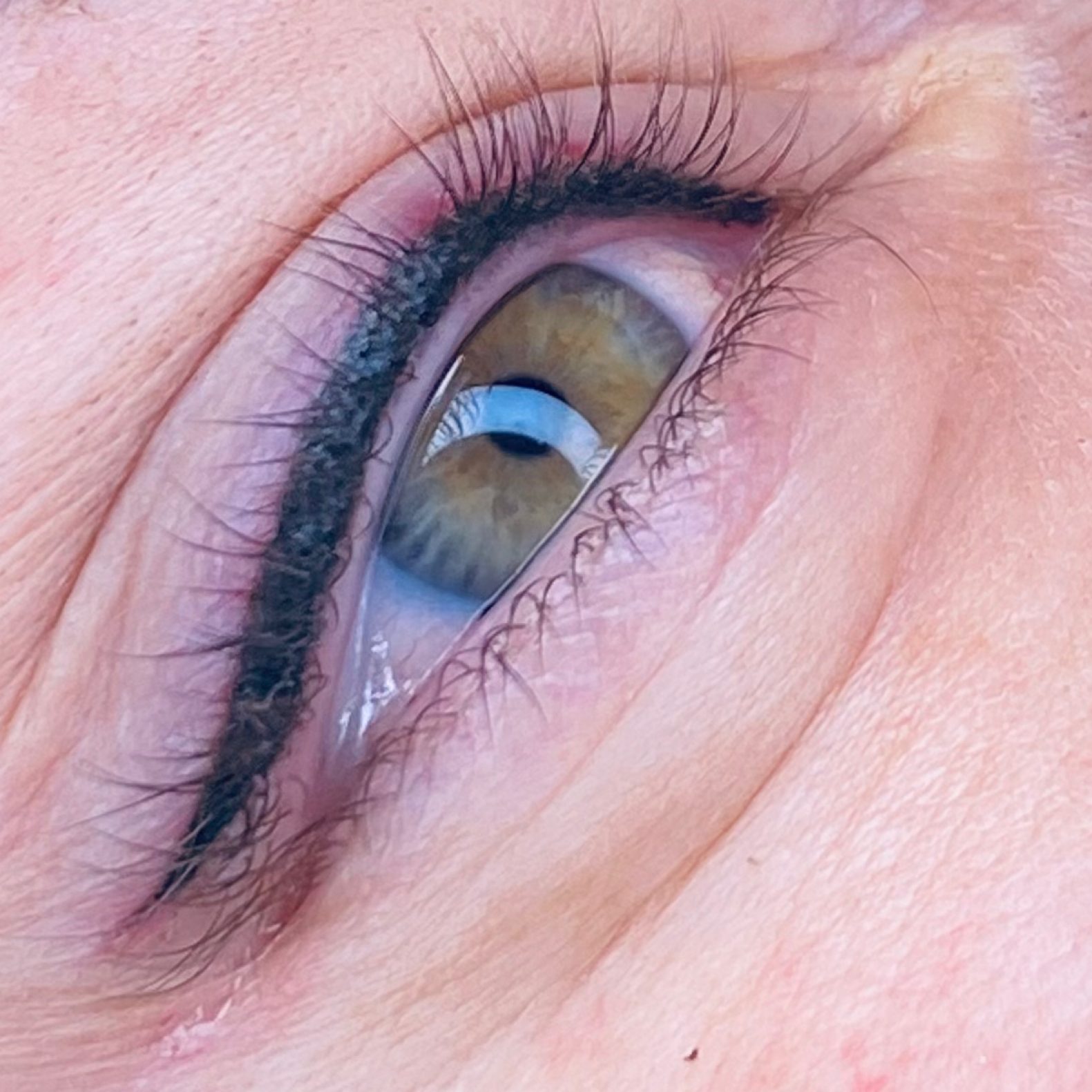 Permanent eyeliner — naturlig linje langs øyenfransene, PMU behandling Skien