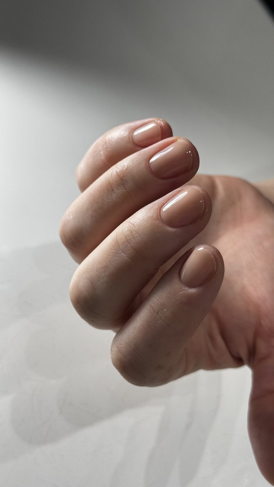 Naturlig finish manikyr — subtilt og tidløst, negler Skien